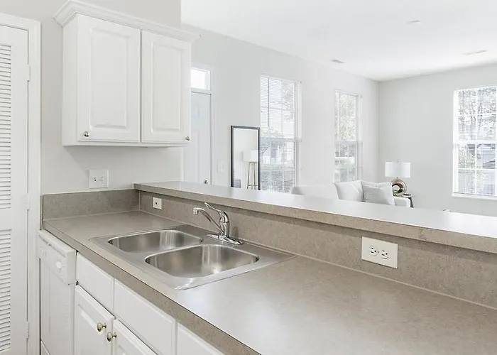 Landing Modern With Amazing Amenities * Columbus
