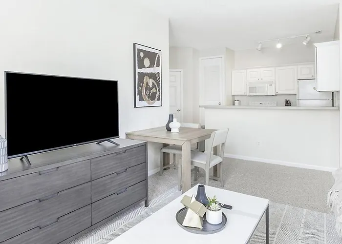 Landing Modern With Amazing Amenities Apartment Columbus